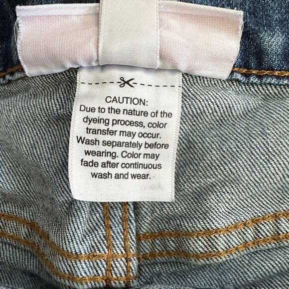 Isabel ~ Maternity midi Short denim shorts ~ side panel ~ 3.5” inseam ~ size 6 - Picture 7 of 10